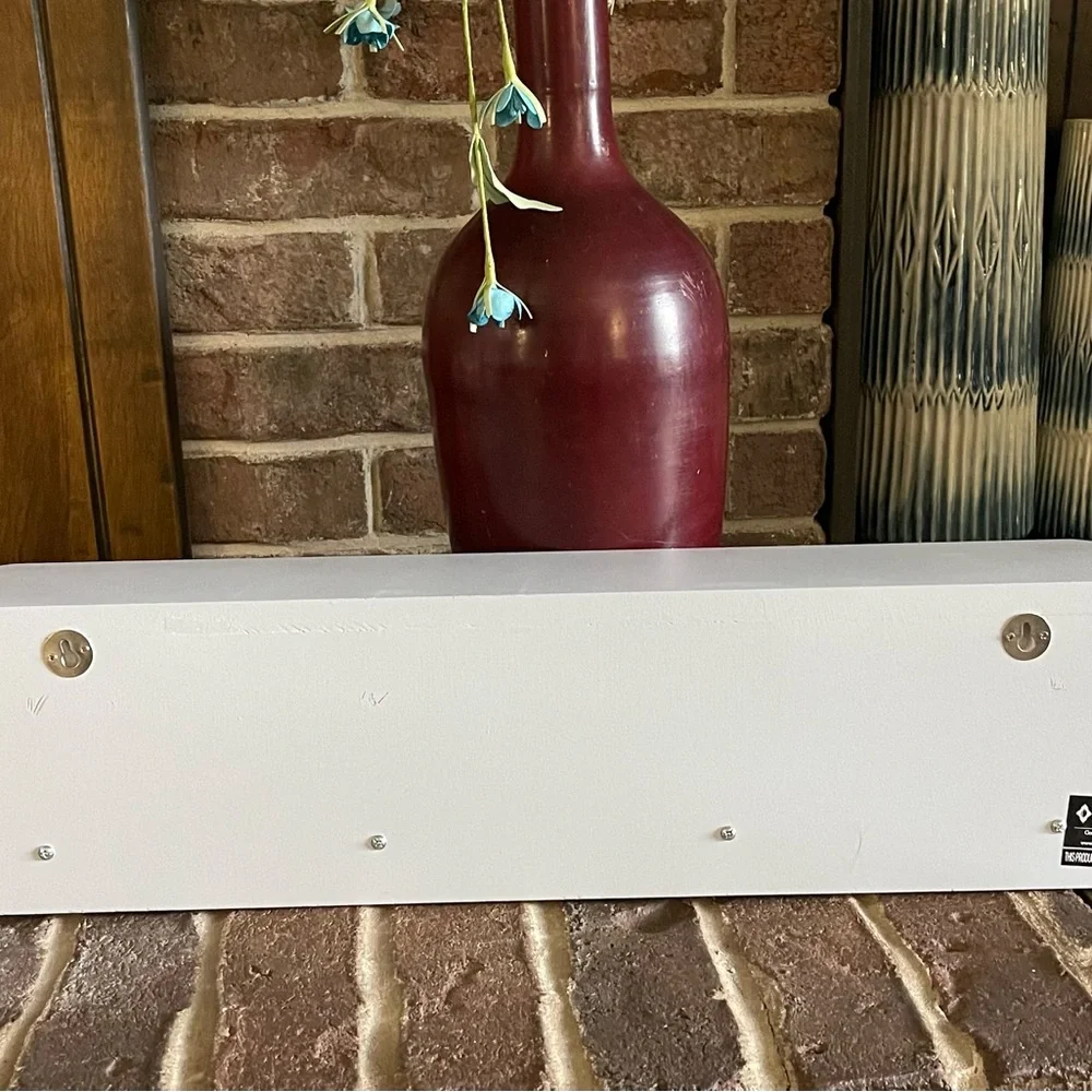 Wall Shelf with Beautiful Knobs